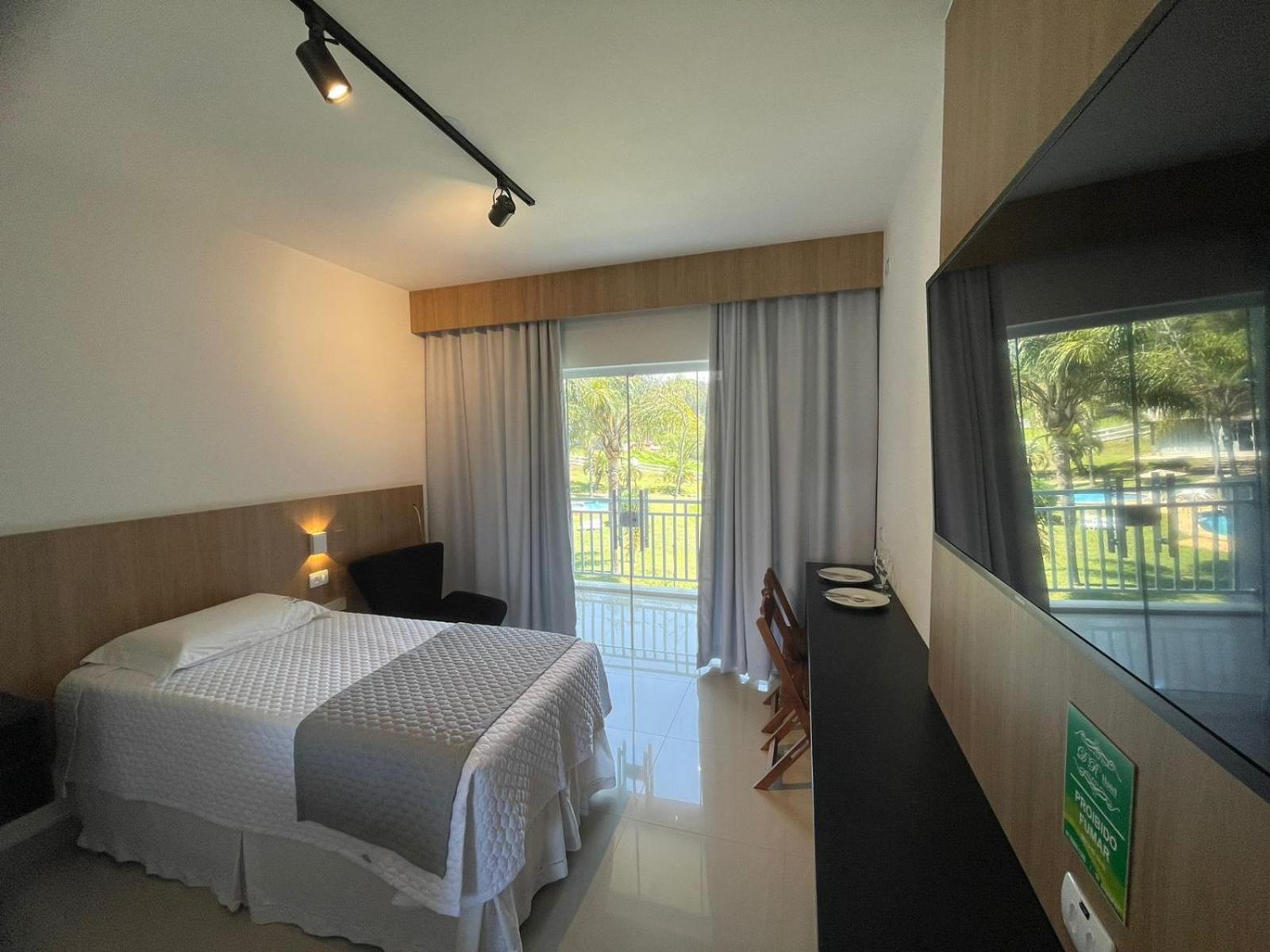 Dr Hotel Rio Branco Do Sul Екстериор снимка
